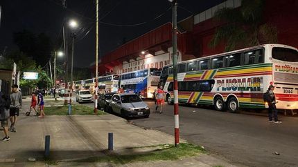 Más de 30 micros con hinchas de Los Andes partieron rumbo a Córdoba, para la gran final.