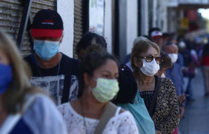 Estiman que en un mes la mitad tendrá las dos dosis.