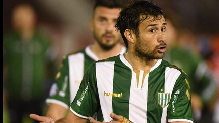 Darío Cvitanich quedó más preocupado por el juego de Banfield que por el penal fallado. Darío Cvitanich quedó más preocupado por el juego de Banfield que por el penal fallado.
