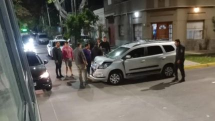 La camioneta se llevó la peor parte del choque.