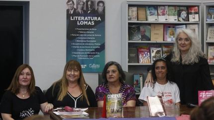 La literatura tiene un rol central en la cultura lomense.