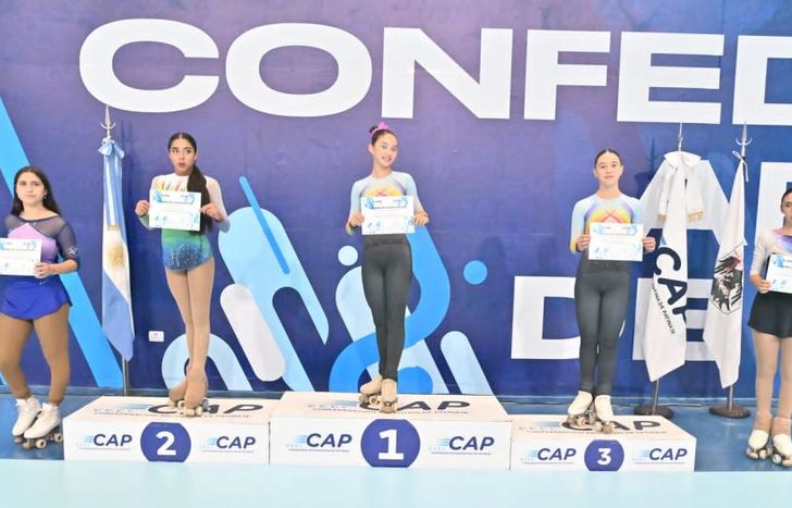 Akemi, en lo más alto del podio. Otra gran actuación de la deportista lomense.