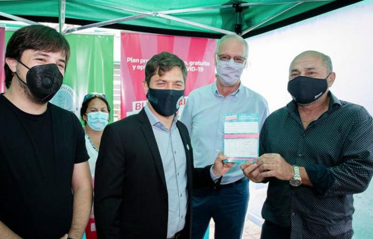 Kicillof le pidió a la gente que se prescriban para la vacuna.