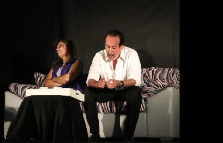 La obra está protagonizada por Alejandro Fiore y Mónica Salvador.