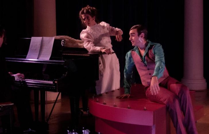 La vida de Paquito, el modisto de Evita.