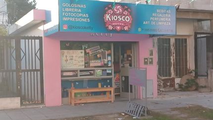 El comercio atiende a los vecinos desde 1975.