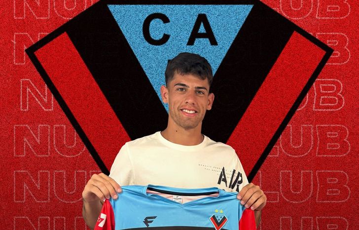 Bruno Báez, goleador de Brown de Adrogué.