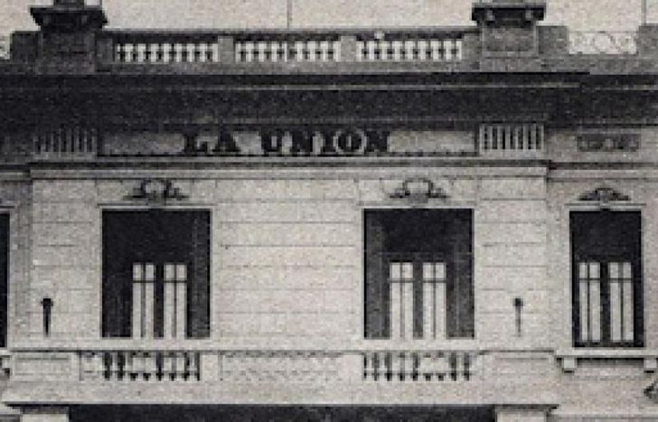 El edificio de la avenida Hipólito Yrigoyen, a pocos metros de la plaza Grigera.