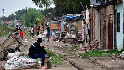 La UCA advierte que la baja de la pobreza es una ficción que no llega al bolsillo. La UCA advierte que la baja de la pobreza es una ficción que no llega al bolsillo.