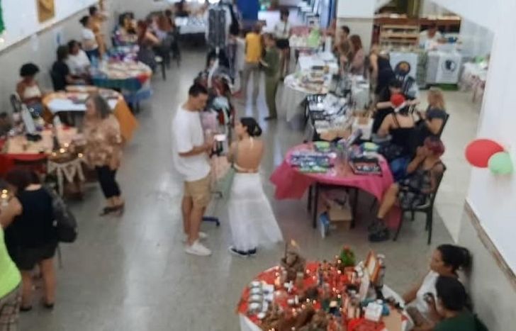 Será la primera jornada de muchas con stand de variados rubros.