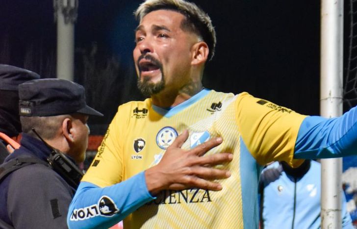 La emoción de Luis López tras la victoria ante River.