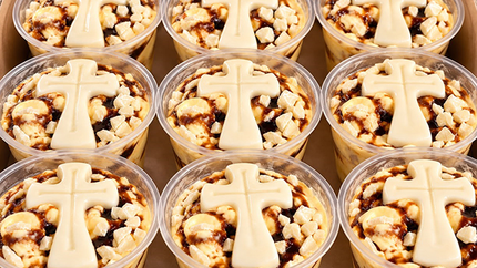 Así es el helado que crearon en Burzaco para el Papa.