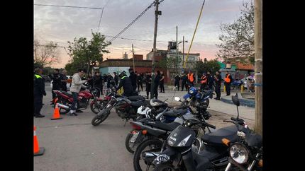 los inspectores de tránsito trabajan junto a agentes de la policía local y seguridad lomas.