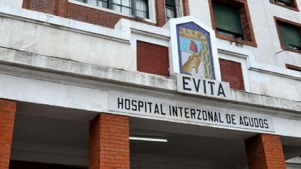 La persona atacada fue operada en el Hospital Evita de Lanús por cuatro heridas de arma blanca.