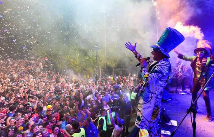 Arman una fiesta en cada show.