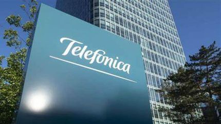 avance monopolico: el grupo clarin compro telefonica argentina