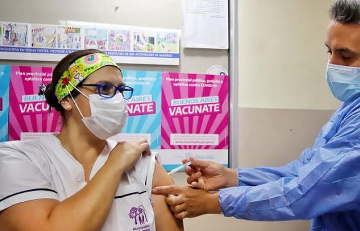 Ya se vacunó contra el Covid al 94% del personal de Salud.