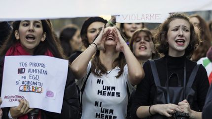 “Justicia por Dulce y Agostina”, uno de los lemas de la marcha de Ni Una Menos. “Justicia por Dulce y Agostina”, uno de los lemas de la marcha de Ni Una Menos.