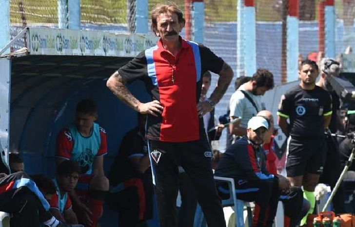El entrenador Pablo Vico pide paciencia para que el equipo encuentro el volumen de juego.