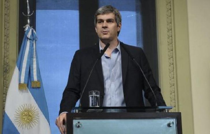 Télam, Buenos Aires 23/12/2015  En conferencia de prensa en Casa de Gobierno, tras la reunión del Gabinete social el jefe de Gabinete, Marcos Peña, señaló que  hoy la prioridad tiene que ver con tomar control de la situación y ayudar a los evacuados  por las inundaciones de los ríos Paraná, Paraguay y Uruguay y que afecta a las provincias de  Entre Ríos, Corrientes, Formosa, Chaco y Santa Fe. Foto:Gustavo Amarelle/Télam/dd