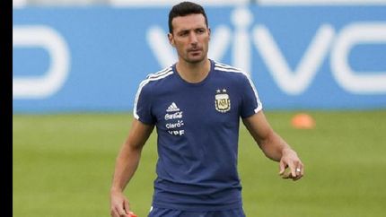 Scaloni tiene el apoyo de Menotti, dijo Tapia.