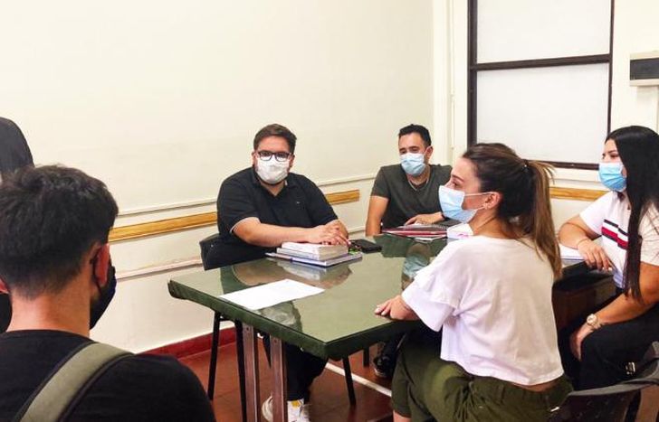 Hay sedes en la facultad y en distintos barrios cercanos.