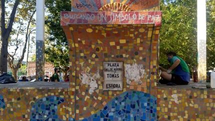 Volver a convertir la plaza en un símbolo de paz.