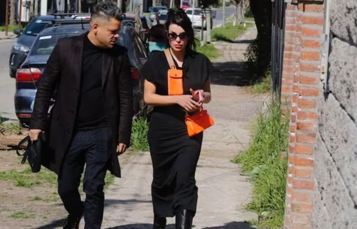 Charlotte Caniggia se presentó a declarar junto a su abogado, Alejandro Cipolla.