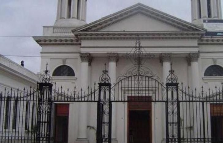 Los lunes se pueden dejar las donaciones.