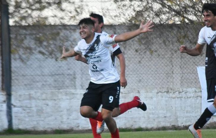 Llodrá le dio el triunfo a Claypole sobre la hora.