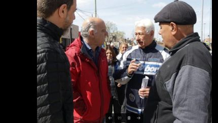 hubo charlas con los vecinos del barrio.