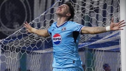 Auzmendi anotó 23 goles en Motagua de Honduras. Auzmendi anotó 23 goles en Motagua de Honduras.