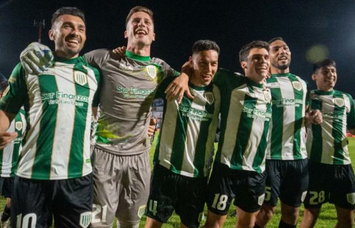 Banfield celebró en Córdoba por la Copa Argentina.