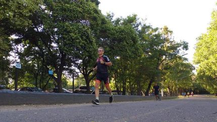 El triatlón en el Parque suma ciclismo, atletismo y natación.