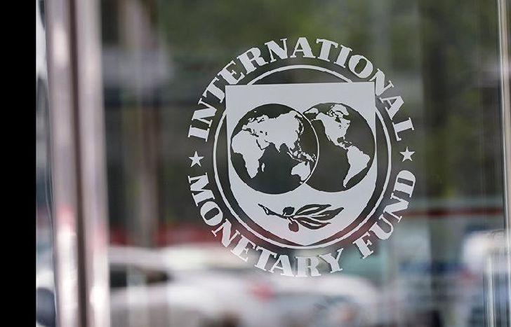 Con cada préstamo, la deuda en dólares sigue creciendo.