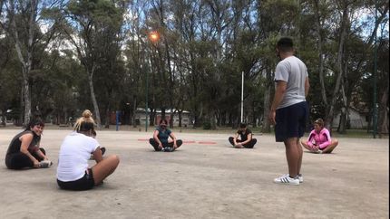 Al aire libre y con protocolos, más vecinos se suman a las clases