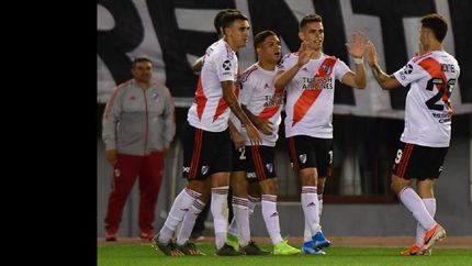 el millonario se quiere subir a lo mas alto de la tabla