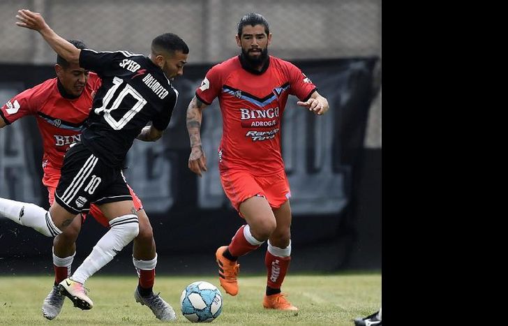 Burgos jugó 13 partidos como titular pero su rendimiento no convenció.