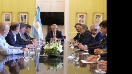 el gobierno evalua aumentar las retenciones a la soja un 3%