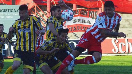 Sainz anotó tres goles en la última temporada. Sainz anotó tres goles en la última temporada.