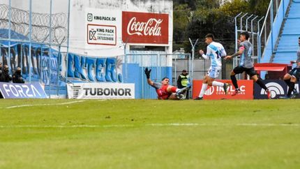 El 10 fue el encargado de abrir la cuenta en Salta. El 10 fue el encargado de abrir la cuenta en Salta.