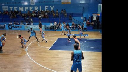 temperley perdio en el palo metz y se complica