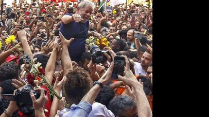 a una semana de la prision, lula lidera las encuestas para presidente