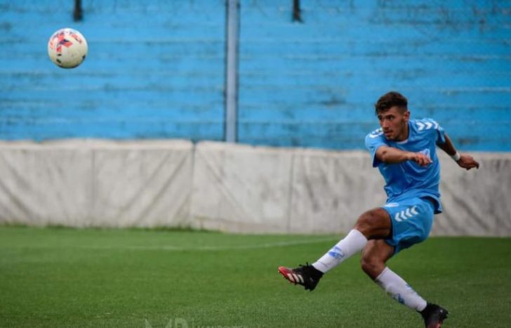 Pablo Casarico firmó su primer contrato profesional con Temperley.