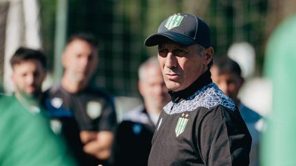 Pedro Troglio enfrentará a Independiente, el club de sus amores. Pedro Troglio enfrentará a Independiente, el club de sus amores.