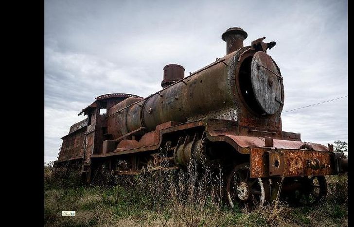 La mayoría de estos pueblos o parajes fueron abandonados tras el cierre de las estaciones de tren.
