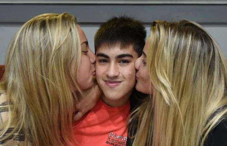 Amor en el estado más puro. Los tres son uno.