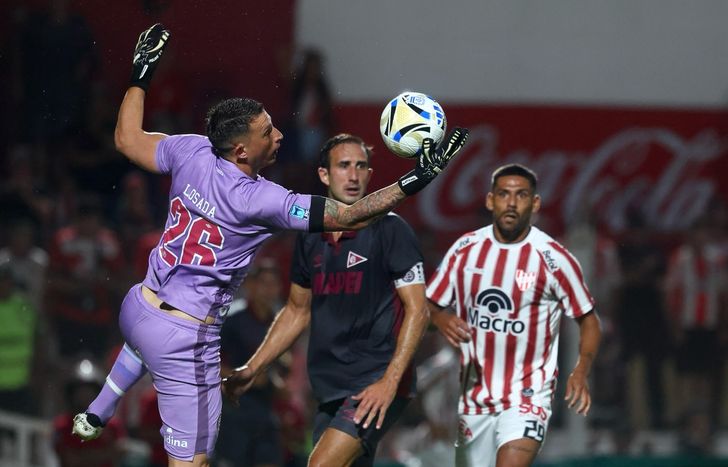 El arquero de Lanús fue autocrítico tras el empate en Córdoba.