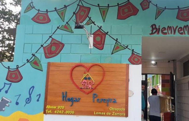 La feria vuelve al Hogar Pereyra tras cinco meses de ausencia.