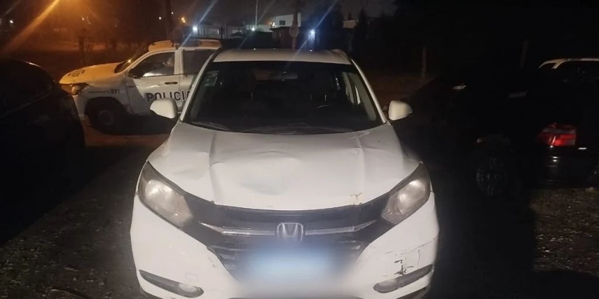 La camioneta robada en Lomas de Zamora.